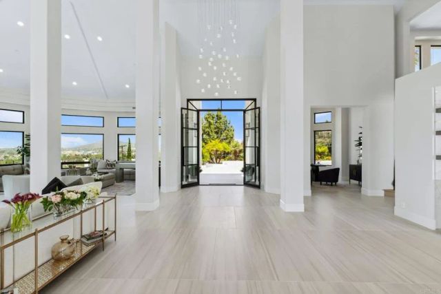 9355 Lavell Street, La Mesa, CA 91941