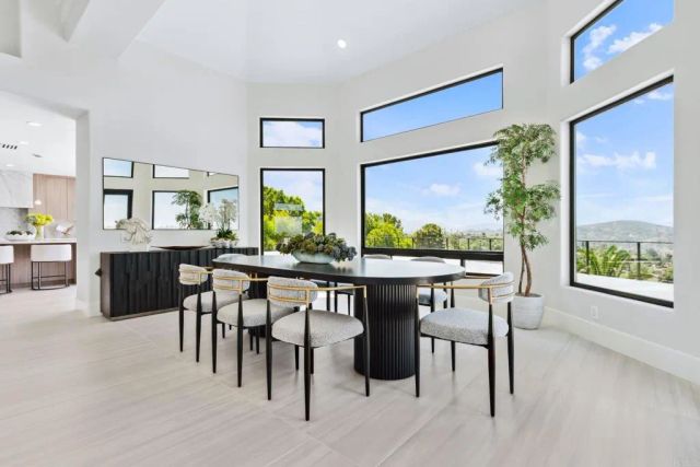 9355 Lavell Street, La Mesa, CA 91941