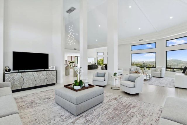 9355 Lavell Street, La Mesa, CA 91941