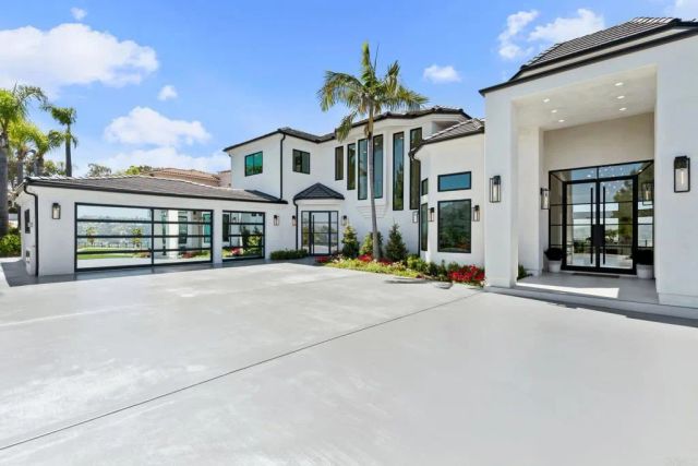 9355 Lavell Street, La Mesa, CA 91941