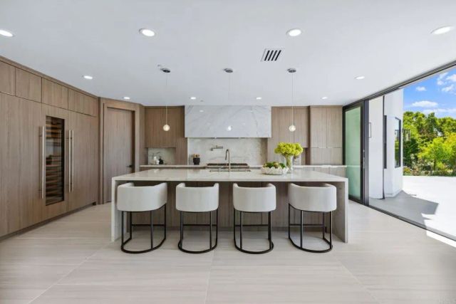 9355 Lavell Street, La Mesa, CA 91941