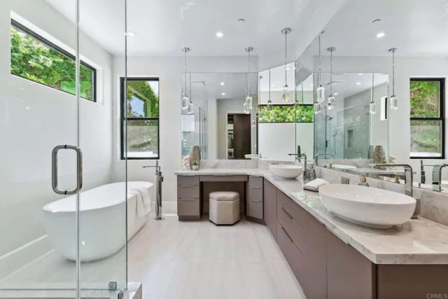 9355 Lavell Street, La Mesa, CA 91941