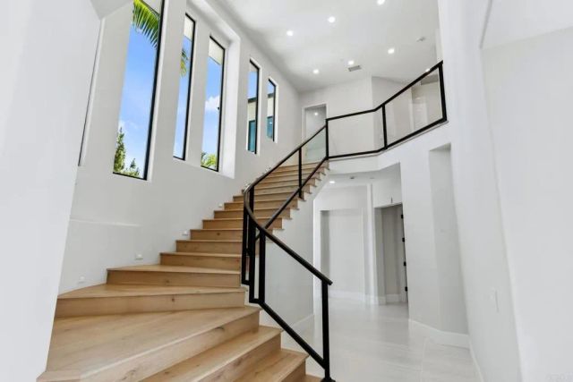 9355 Lavell Street, La Mesa, CA 91941