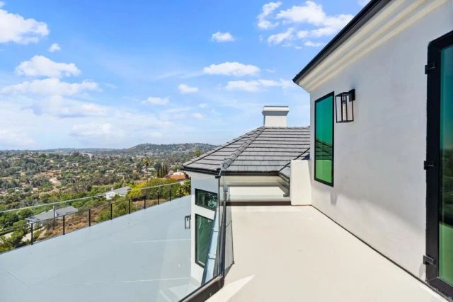 9355 Lavell Street, La Mesa, CA 91941