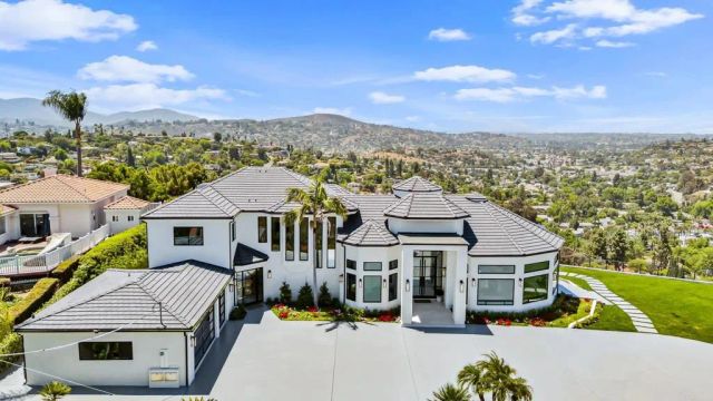 9355 Lavell Street, La Mesa, CA 91941