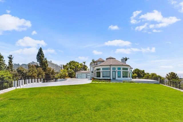 9355 Lavell Street, La Mesa, CA 91941