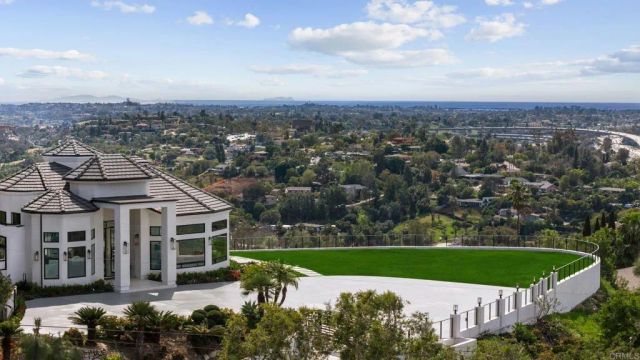 9355 Lavell Street, La Mesa, CA 91941