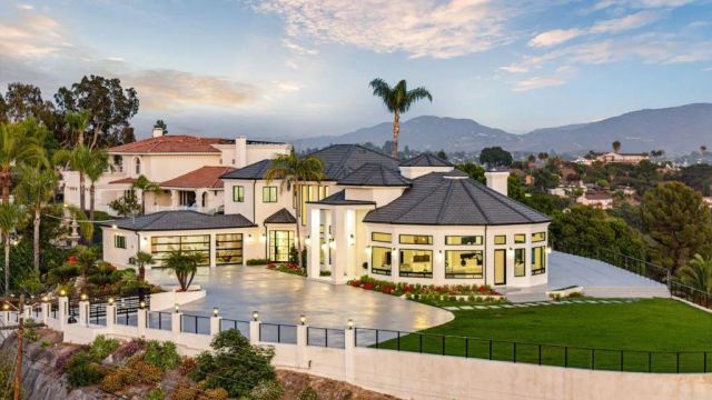 9355 Lavell Street, La Mesa, CA 91941