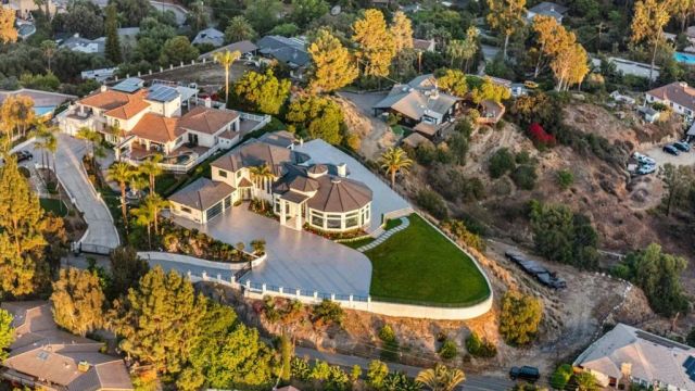 9355 Lavell Street, La Mesa, CA 91941