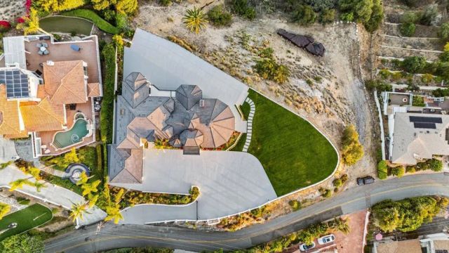 9355 Lavell Street, La Mesa, CA 91941