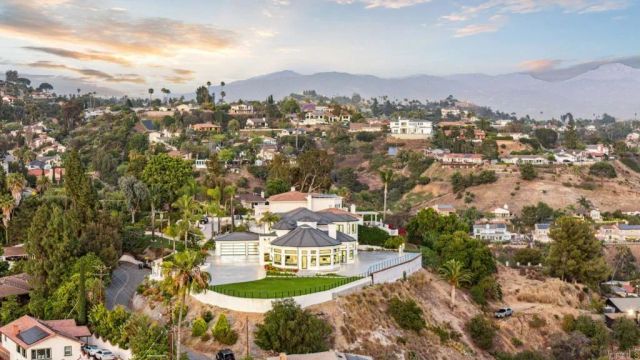 9355 Lavell Street, La Mesa, CA 91941