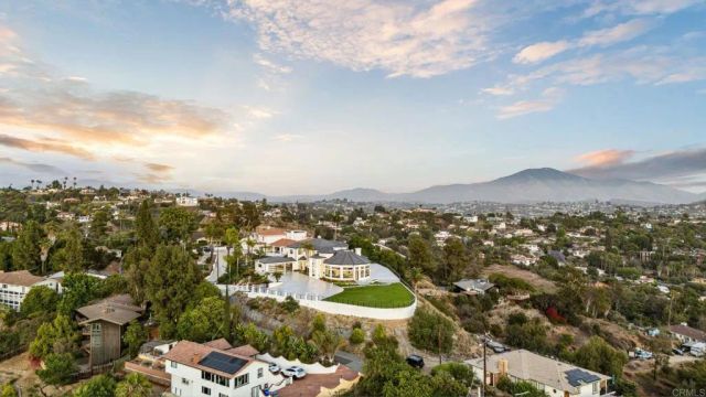 9355 Lavell Street, La Mesa, CA 91941