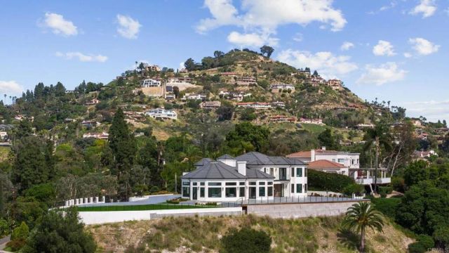 9355 Lavell Street, La Mesa, CA 91941