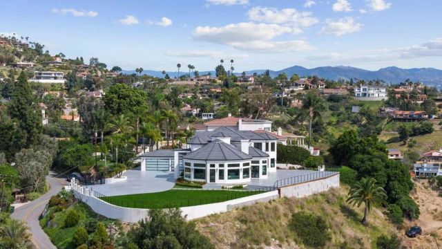 9355 Lavell Street, La Mesa, CA 91941