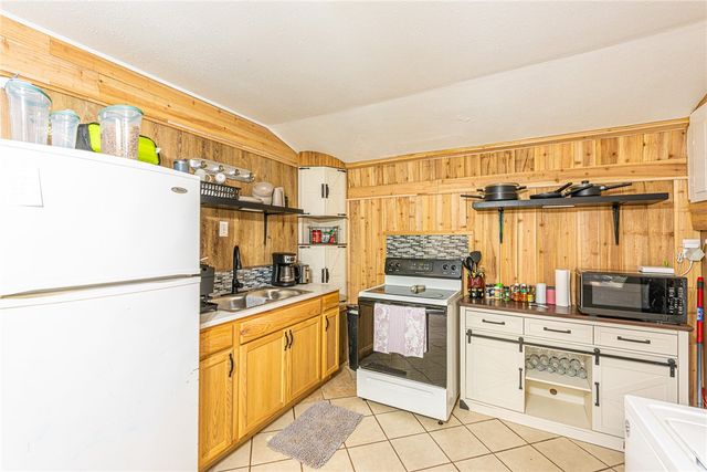 1654 & 1674 N Double Springs Road, Fayetteville, AR 72704