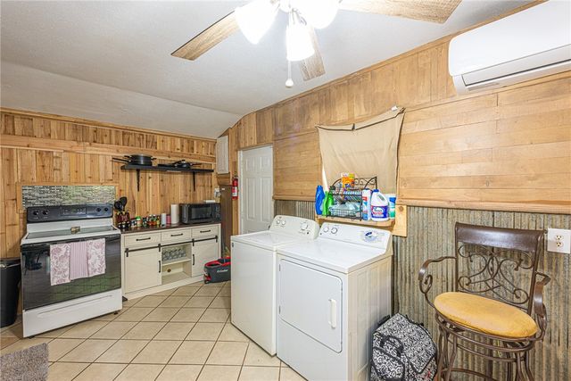 1654 & 1674 N Double Springs Road, Fayetteville, AR 72704