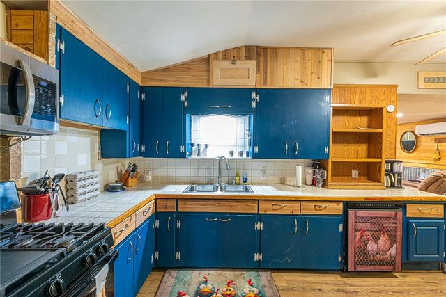 1654 & 1674 N Double Springs Road, Fayetteville, AR 72704