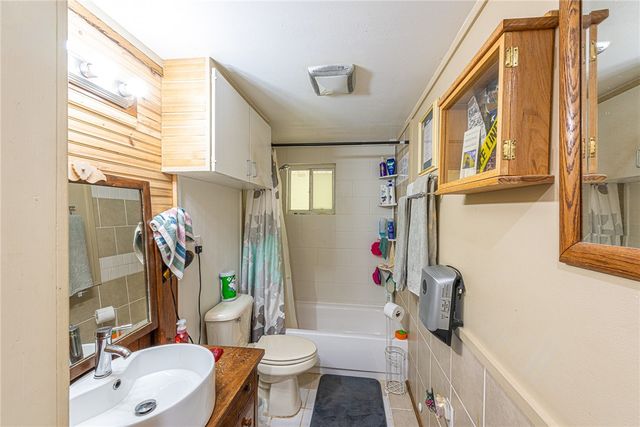 1654 & 1674 N Double Springs Road, Fayetteville, AR 72704