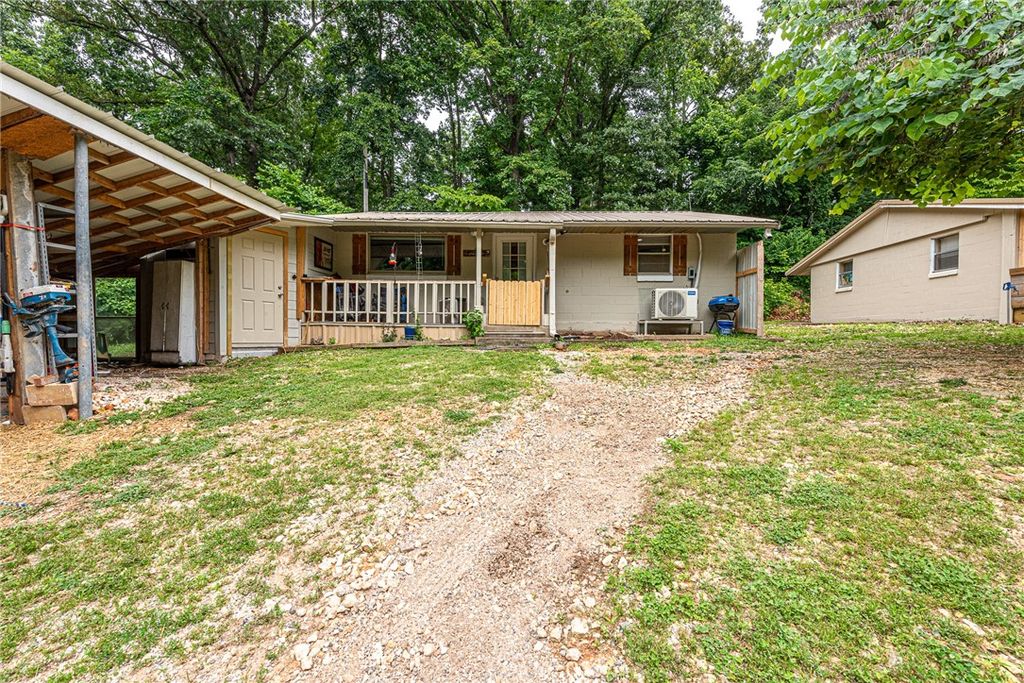 1654 & 1674 N Double Springs Road, Fayetteville, AR 72704