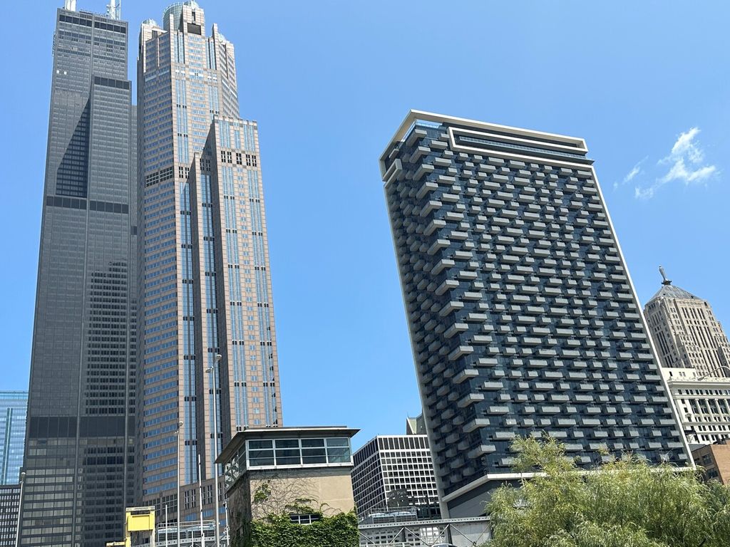 235 W Van Buren Street 2309, Chicago, IL 60607