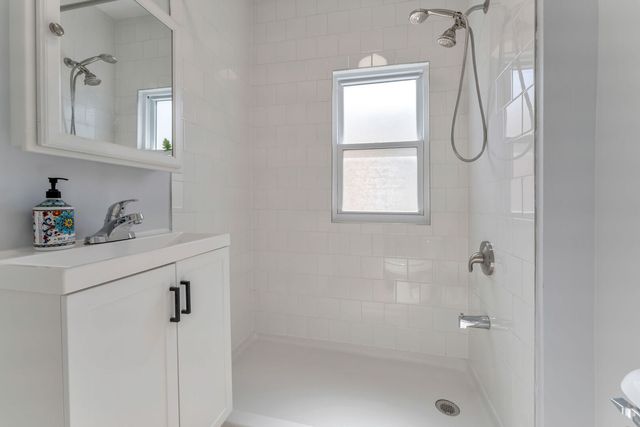 5334 N Lovejoy Avenue, Chicago, IL 60630