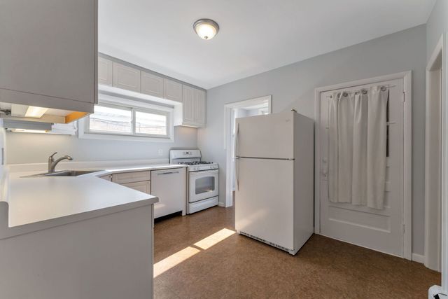 5334 N Lovejoy Avenue, Chicago, IL 60630