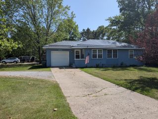271 Randall Road, Norton Shores City, MI 49441