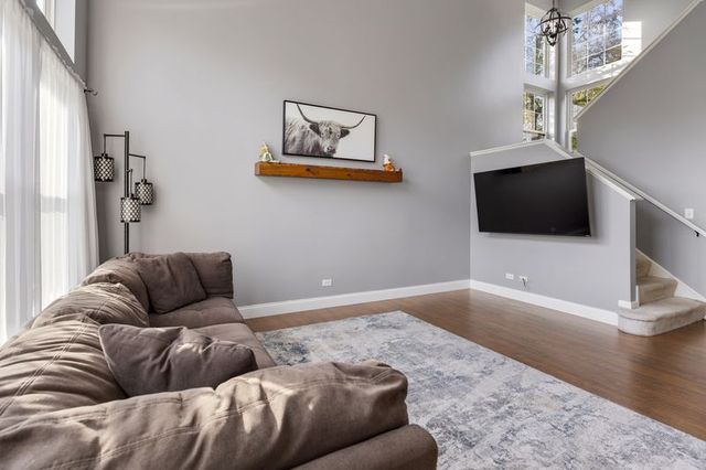 897 N Camden Lane, South Elgin, IL 60177