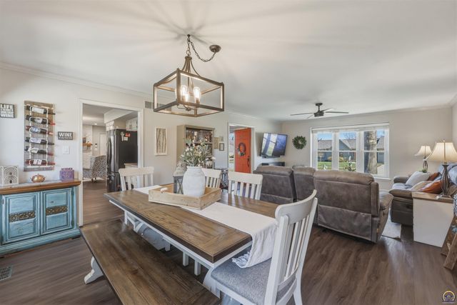 2221 SW Brookfield ST, Topeka, KS 66614