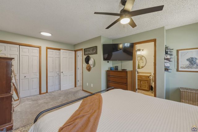 2221 SW Brookfield ST, Topeka, KS 66614