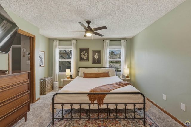 2221 SW Brookfield ST, Topeka, KS 66614