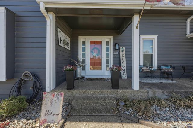 2221 SW Brookfield ST, Topeka, KS 66614