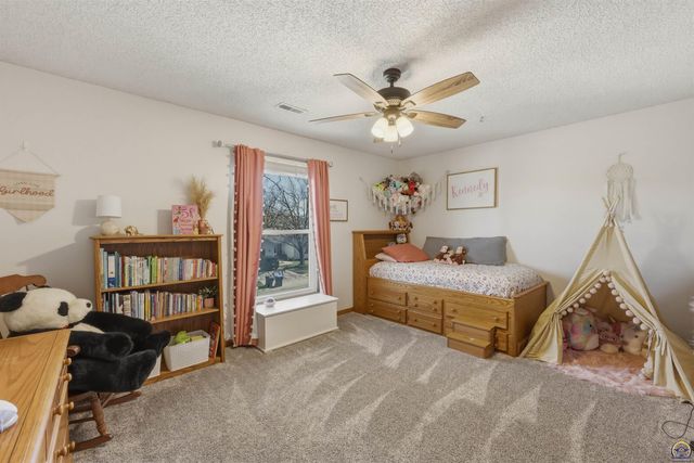 2221 SW Brookfield ST, Topeka, KS 66614