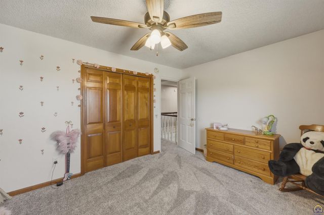 2221 SW Brookfield ST, Topeka, KS 66614