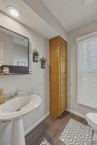 2221 SW Brookfield ST, Topeka, KS 66614