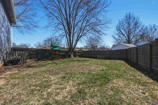 2221 SW Brookfield ST, Topeka, KS 66614