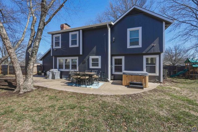 2221 SW Brookfield ST, Topeka, KS 66614