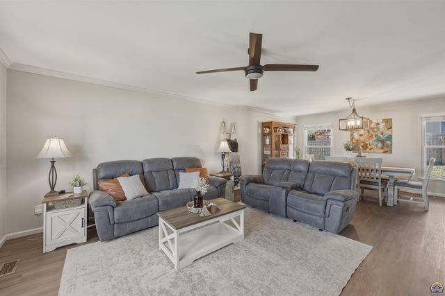 2221 SW Brookfield ST, Topeka, KS 66614