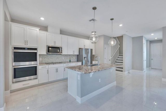 6102 BIMINI TWIST LOOP, Orlando, FL 32819