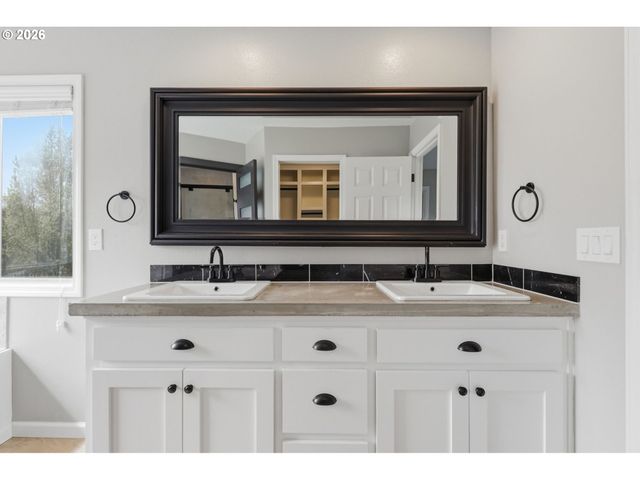 29689 Sw YOSEMITE Way, Wilsonville, OR 97070