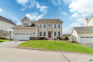 25 Revere Circle 25, Southbury, CT 06488