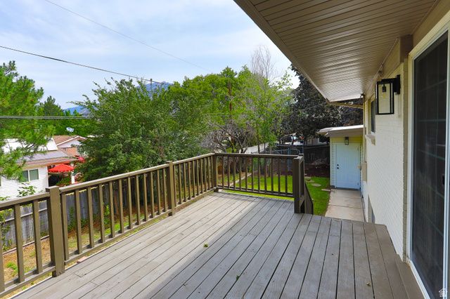 2085 E CASTLE HILL AVE, Cottonwood Heights, UT 84121