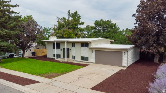 2085 E CASTLE HILL AVE, Cottonwood Heights, UT 84121