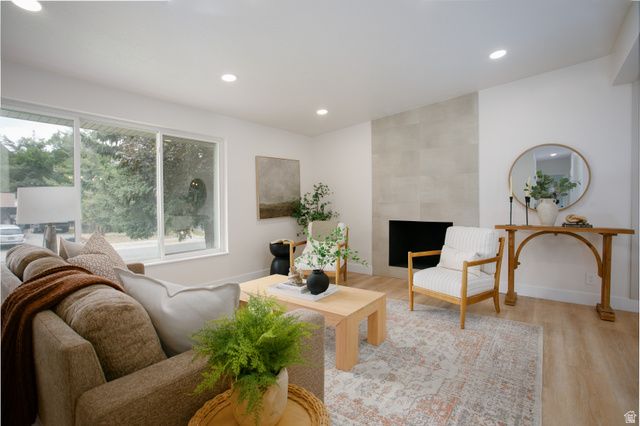 2085 E CASTLE HILL AVE, Cottonwood Heights, UT 84121