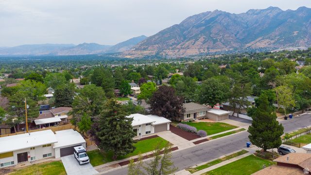 2085 E CASTLE HILL AVE, Cottonwood Heights, UT 84121