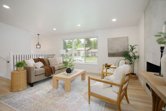 2085 E CASTLE HILL AVE, Cottonwood Heights, UT 84121