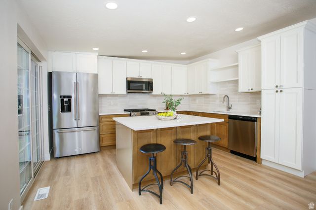 2085 E CASTLE HILL AVE, Cottonwood Heights, UT 84121