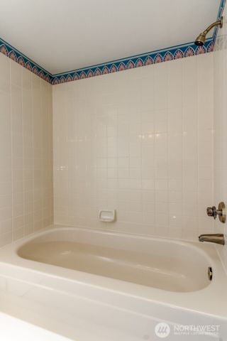 307 S 328th Lane, Federal Way, WA 98003