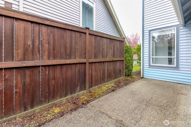 307 S 328th Lane, Federal Way, WA 98003