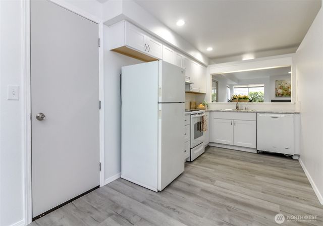 307 S 328th Lane, Federal Way, WA 98003